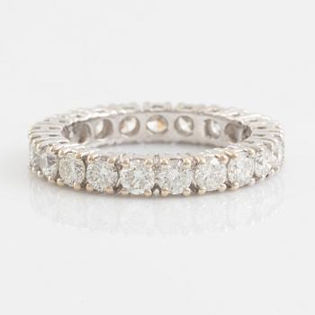 Brilliant cut diamond eternity ring, with HRD report.