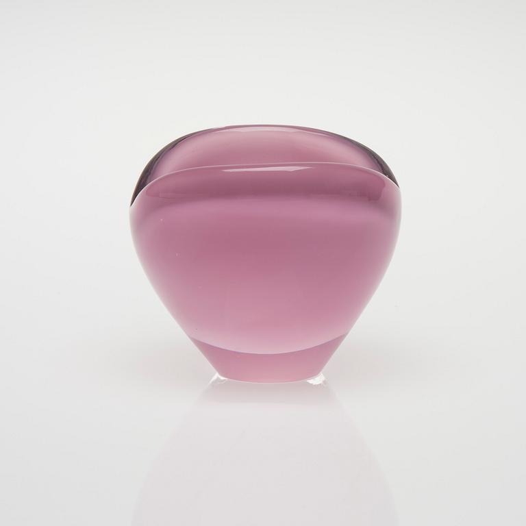 KAJ FRANCK, VAS. Hauen leuat (Gäddans gap) 3111. Signerad K. Franck Iittala. 1947-1955.