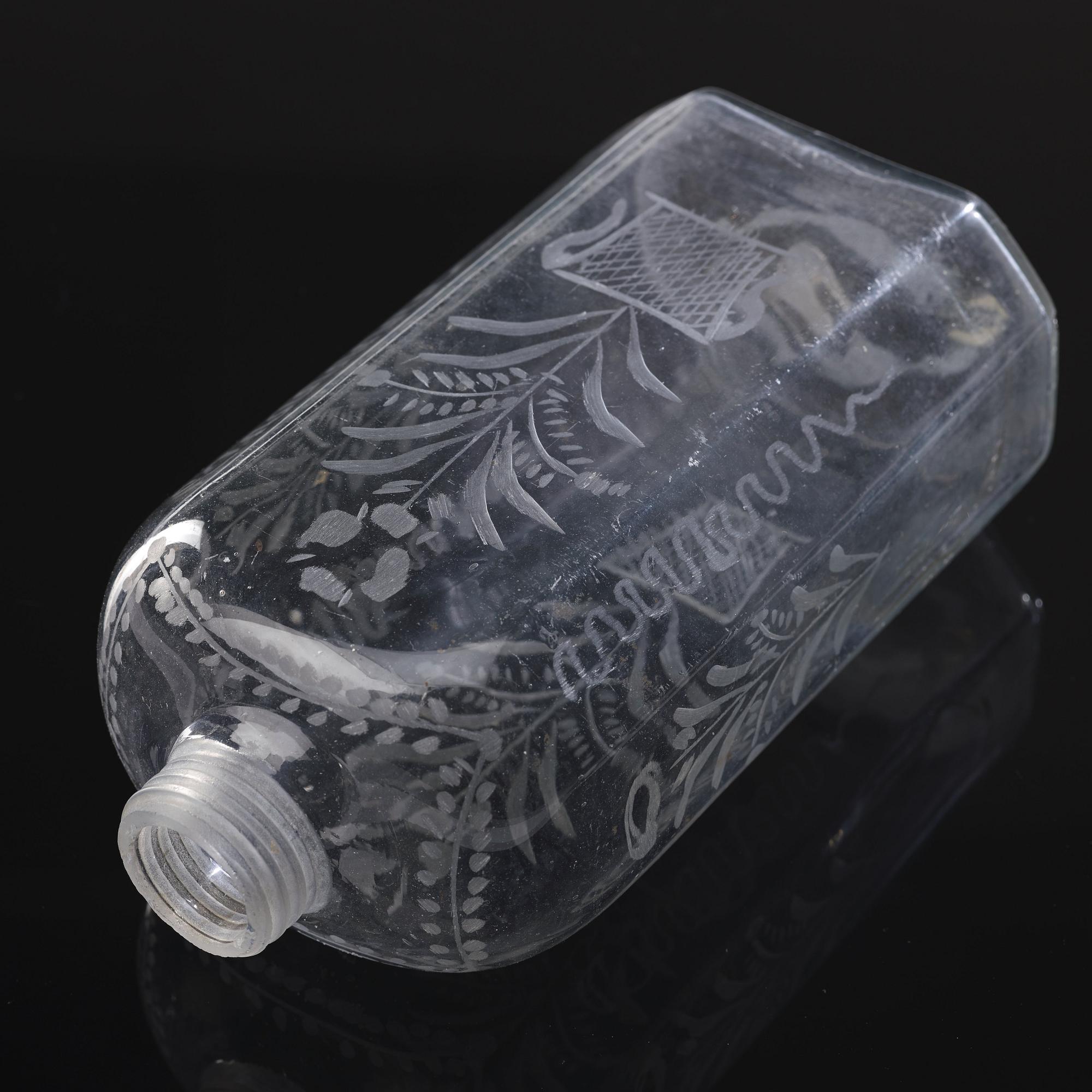 FLASKA, glas. Troligen Skånska glasbruket, 1700-tal.