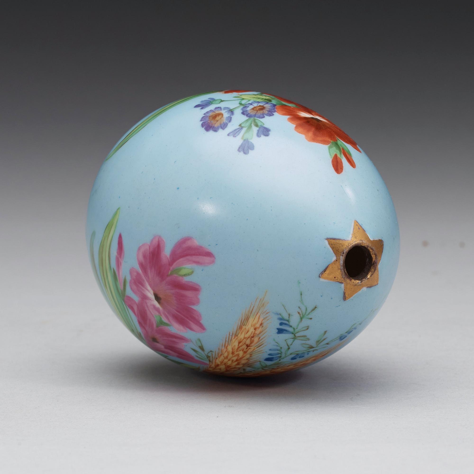 ÄGG, porslin. Ryssland, 1800-tal.