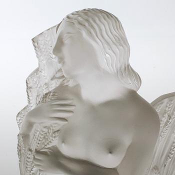 A glass sculpture from Lalique in France from the second half of the 20th century.