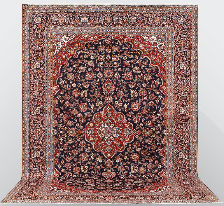 A carpet, Kashan, ca 424 x 304 cm.