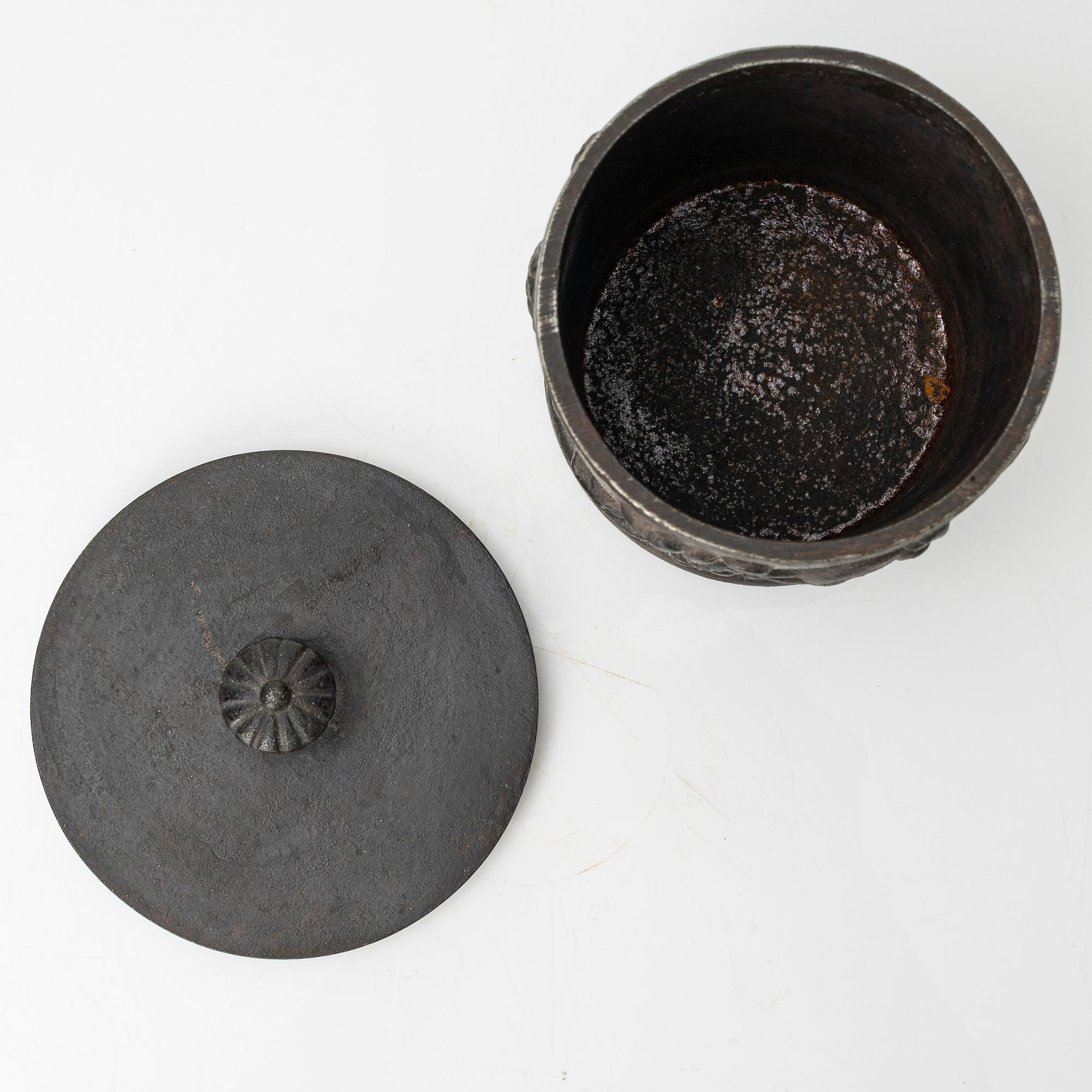 Carl Elmberg, a ”Tobaksburk N:r 1” tobacco jar with lid, Näfveqvarns bruk.