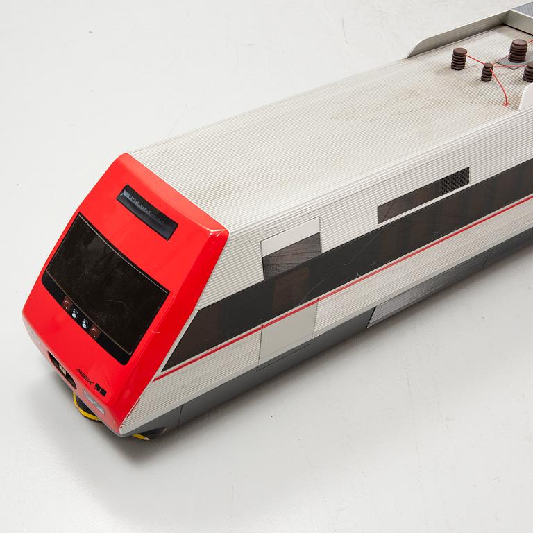 An end of the 20th century display train model.