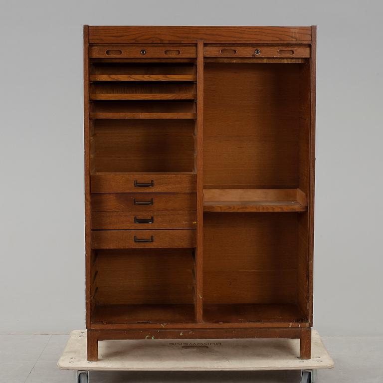 DOKUMENTSKÅP, 1900-talets första hälft.