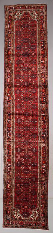 MATTA, galleri, Hamadan , ca 540 x 103 cm.