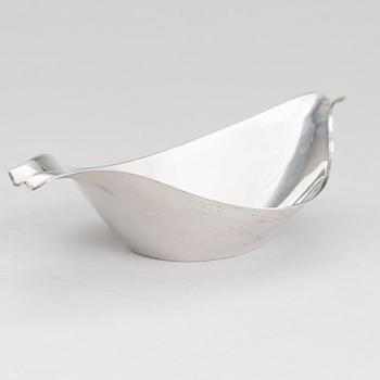 ANNA-GRETA EKER, A silver bowl, Auran Kultaseppä oy, Turku 1965.