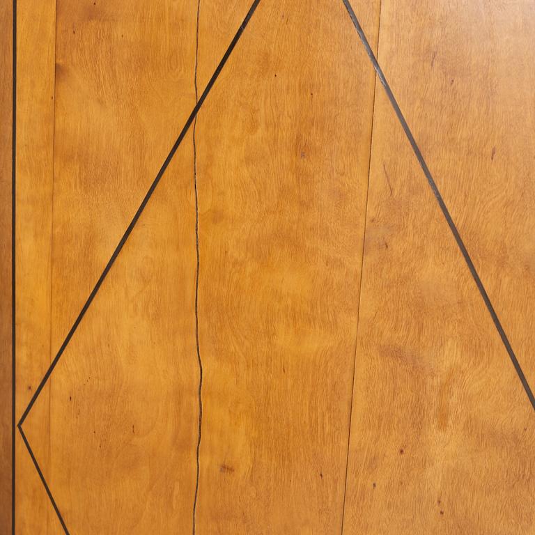 A chest of drawers, 19th century.