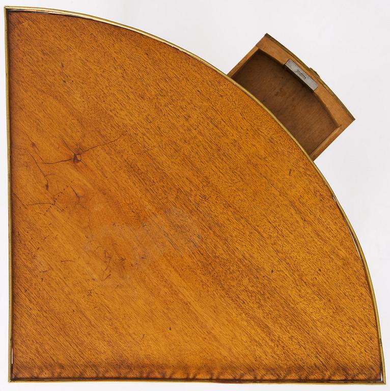 A late Gustavians corner-table attributed to A. Lundelius (master in Stockholm 1778-1823).