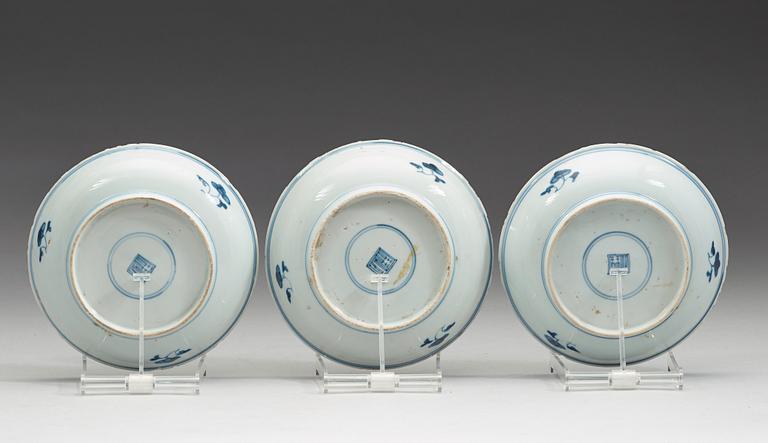 A set of eight blue and white dishes, Ming dynasty, Tianqi/Chongzhen (1621-1644).