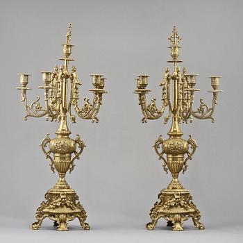 GARNITYR, 3 delar, gulmetall, Louis XVI-stil, 1900/2000-tal.