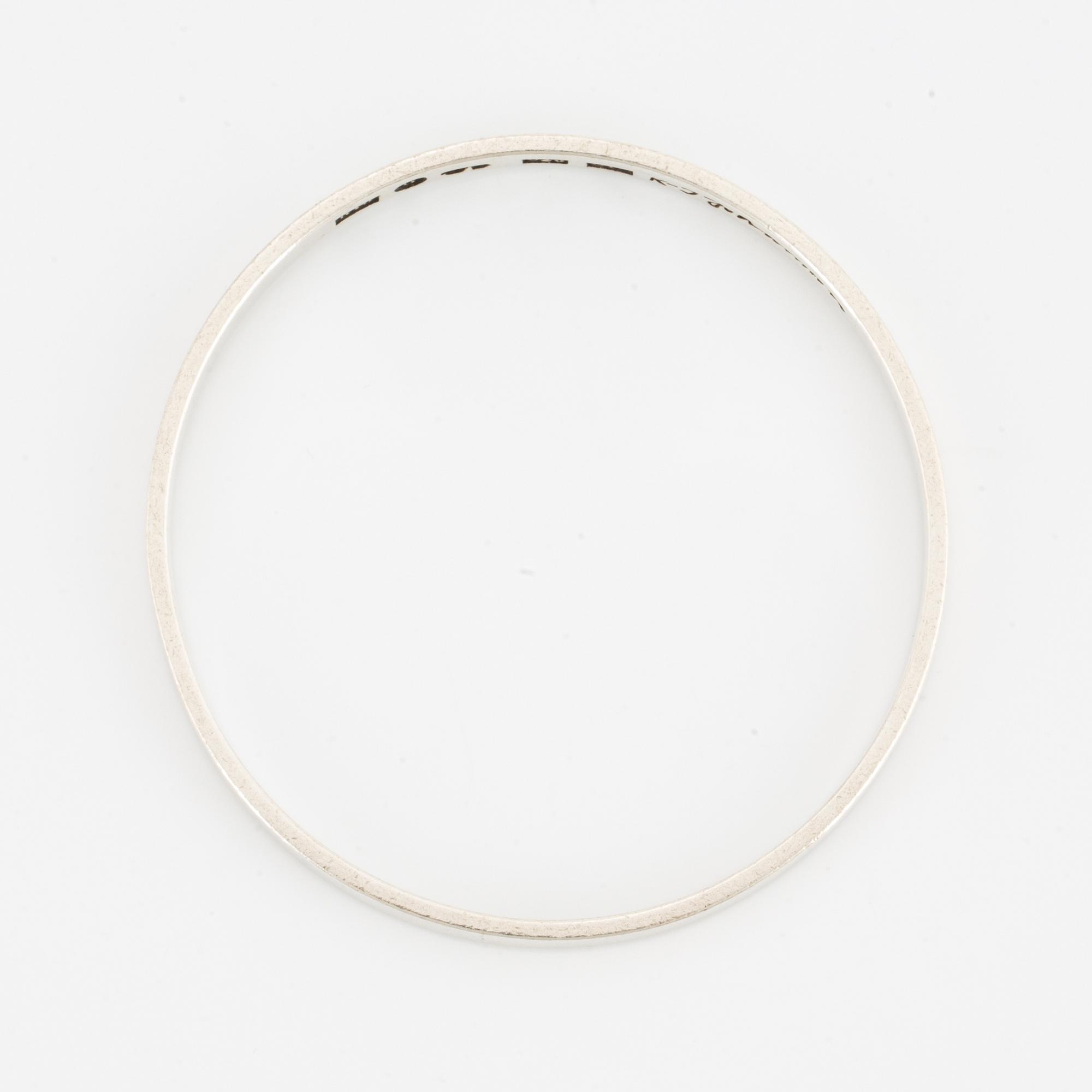 KARL-INGEMAR JOHANSSON, silver bangle.