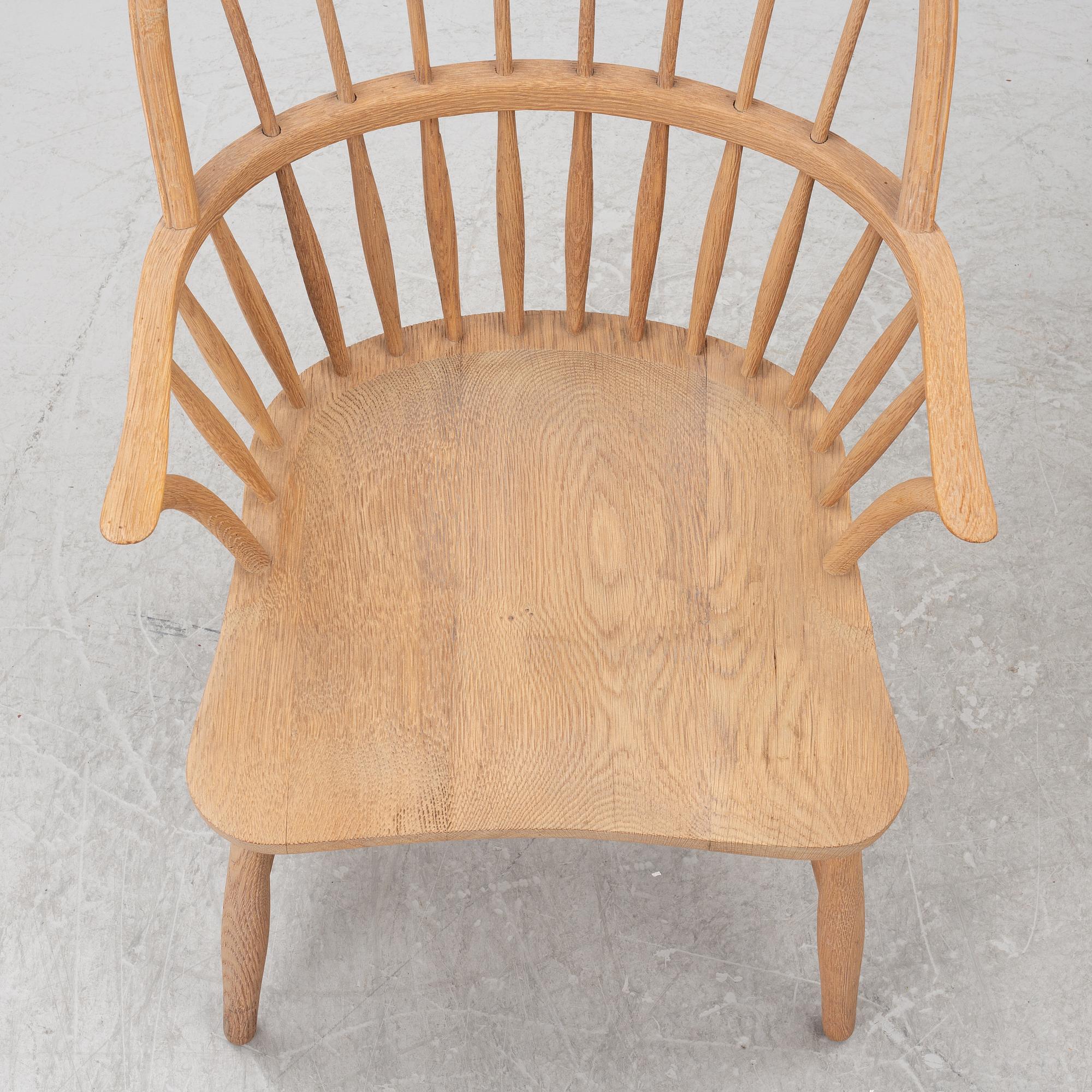 Frits Henningsen, a set of eight Windor chairs, Carl Hansen & Søn, Denmark.