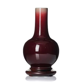 964. A flambé glazed vase, late Qing dynasty/early 20th century.