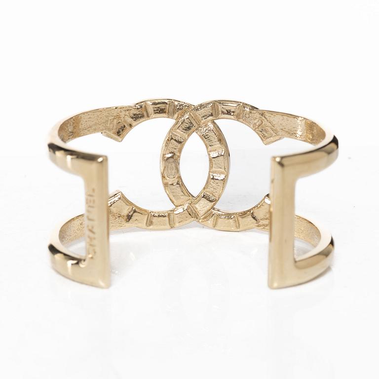 Chanel, arm ring, 2017.