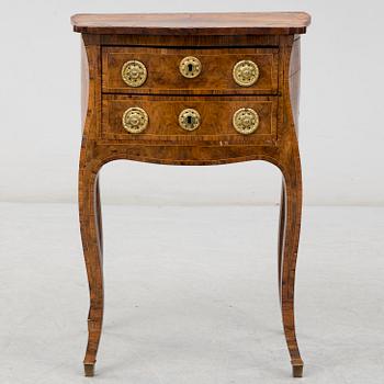 CHEST OF DRAWERS, Louis XV-style, 20th century.