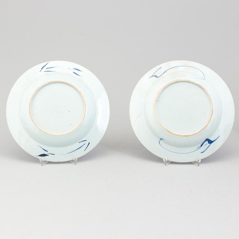 A set of four Chinese plates and a bowl, 18th century.