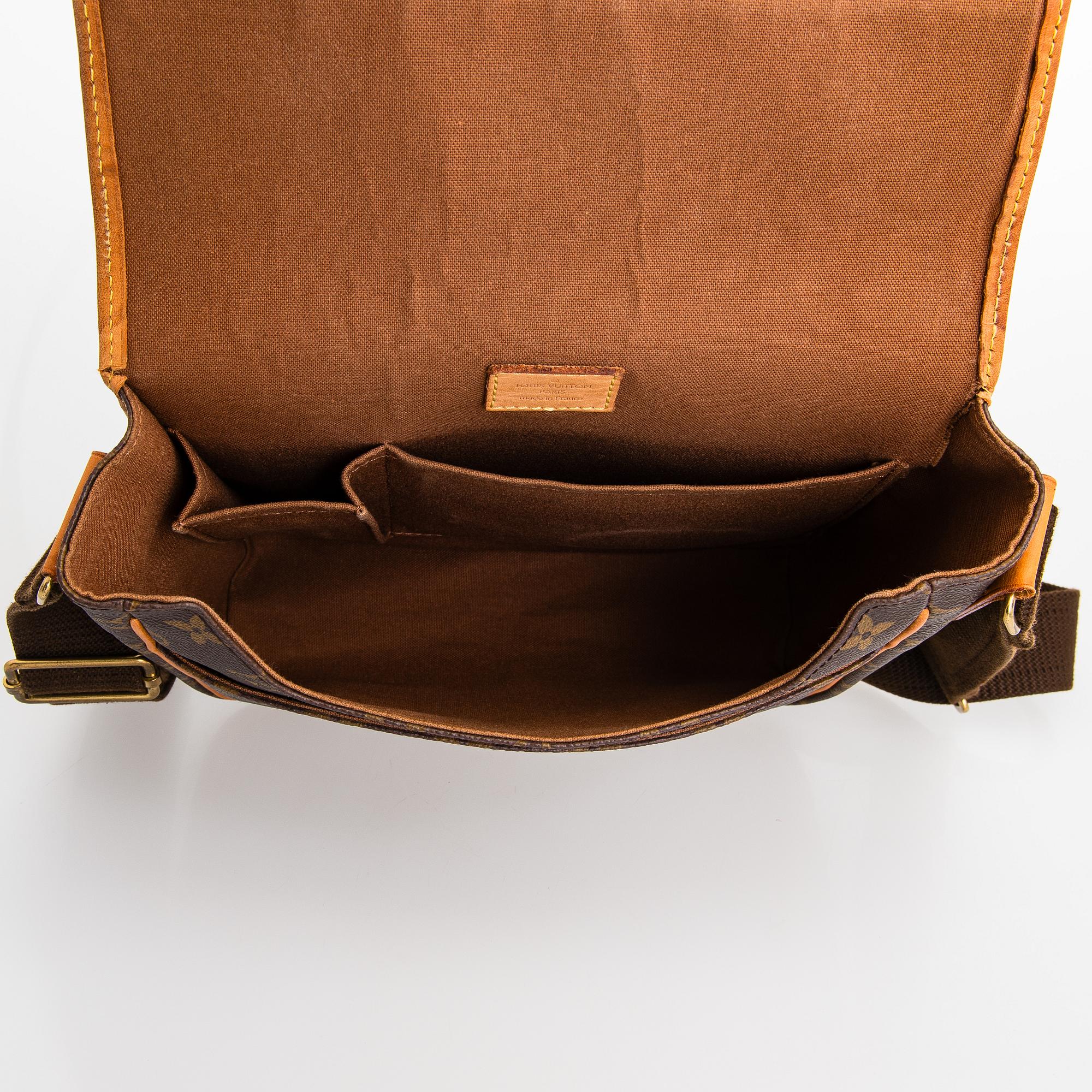 Louis Vuitton, A 'Bosphore Messenger PM' bag.
