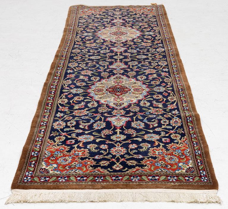 Gallerimatta, Ghom, ca 263 x 72 cm.