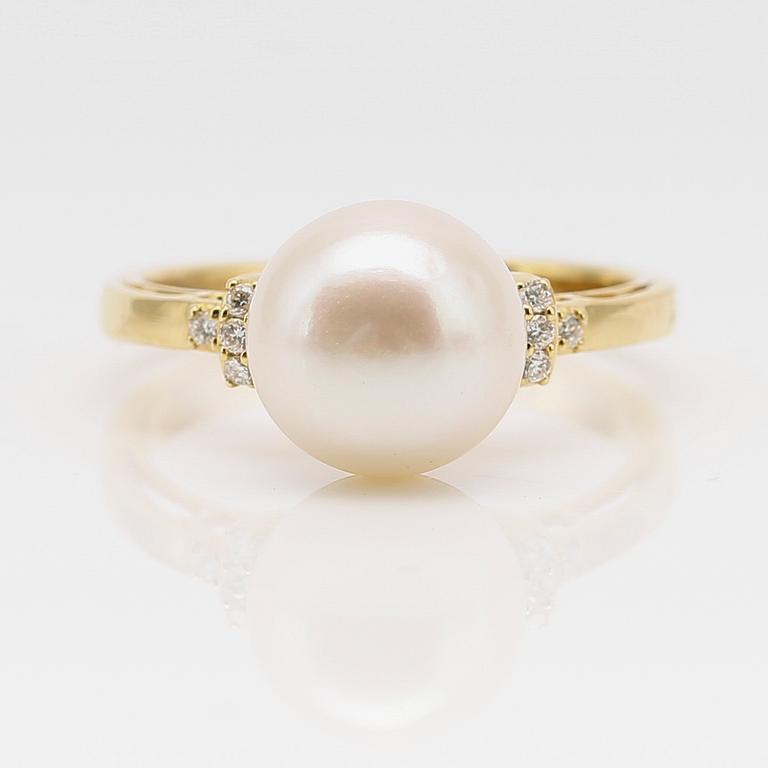 RING, 14K guld, diamanter och odlad pärla.