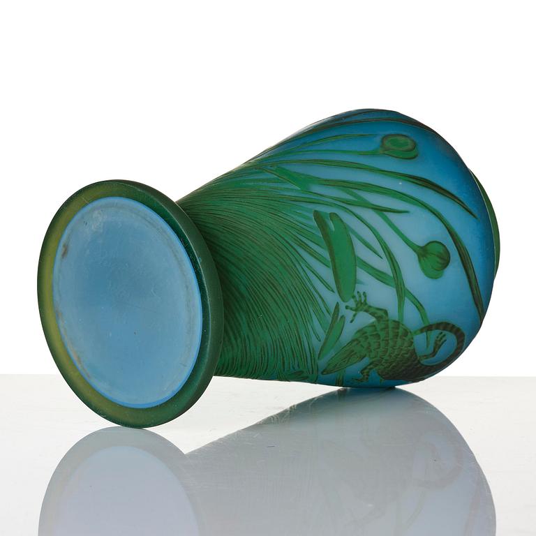 Greta Welander, a cameo glass vase, Reijmyre 1914, no. 368.