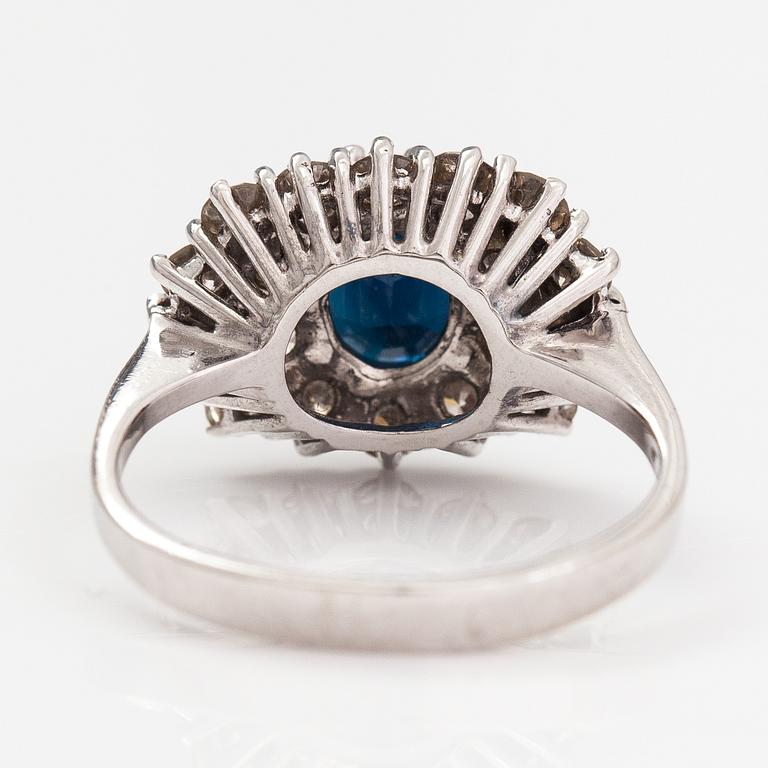A 14K white gold ring with a sapphire ca. 1.24 ct and diamonds ca 1.25 ct in total. Finnsh import marks 1994.