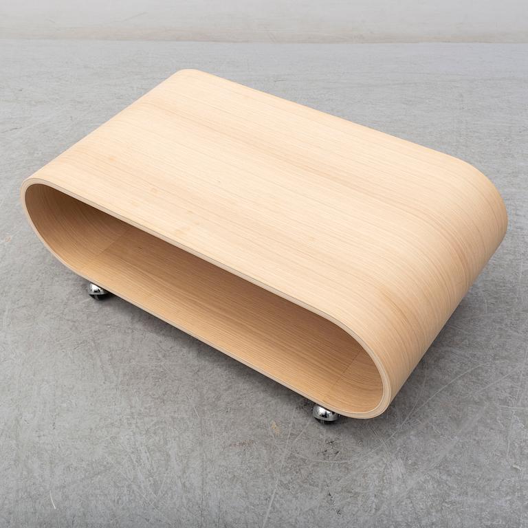PETER EKLÅS, soffbord / mediebänk, "Velodrome", Designtorget, tidigt 2000-tal.