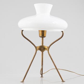 Bertil Brisborg & Torsten Claeson (1893-1978), a table lamp. "model Triva 532-018", Nordiska Kompaniet, 1950s.