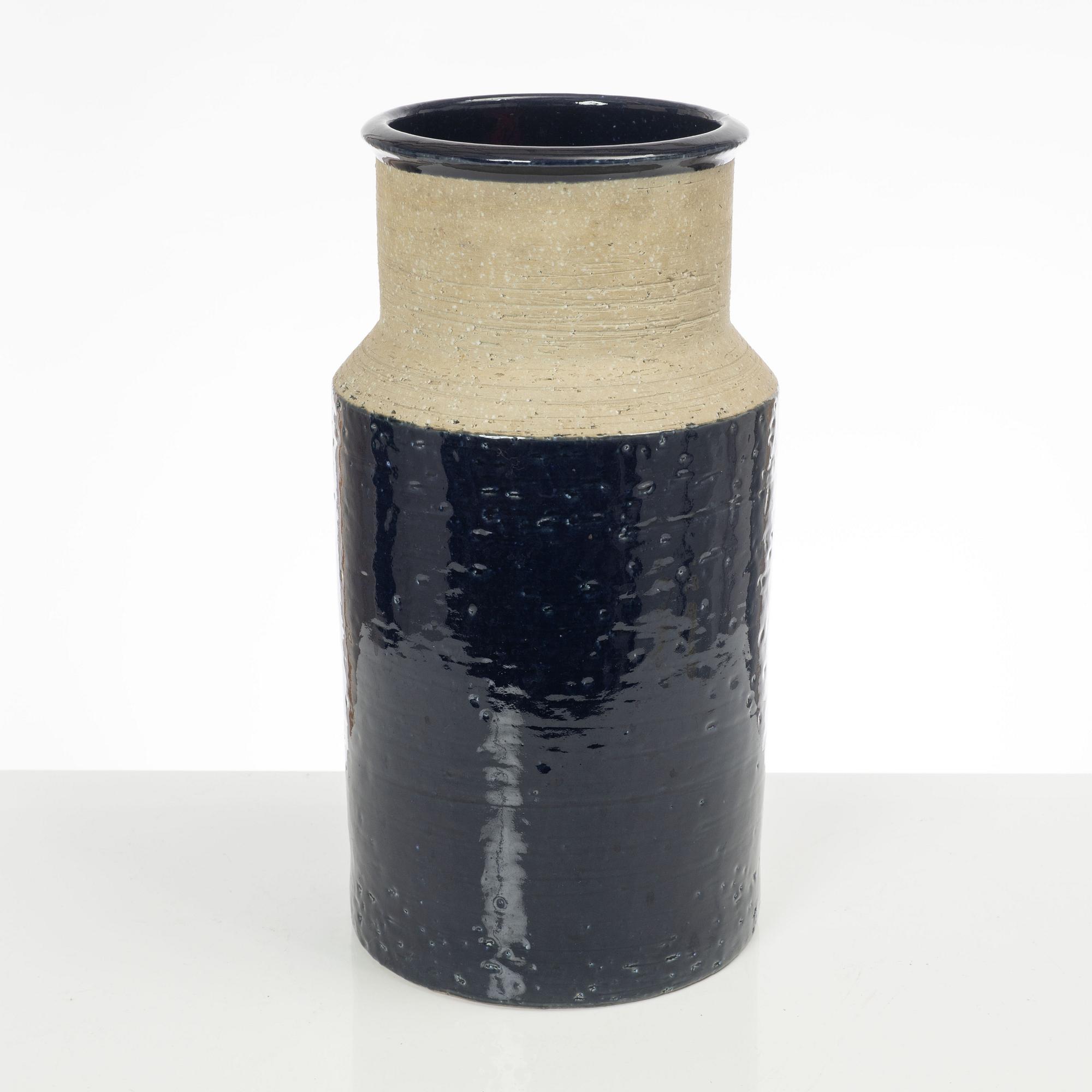 Hertha Bengtsson, vas, stengods, Rörstrand, 1900-talets andra hälft.