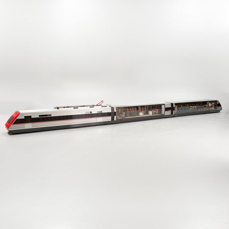 An end of the 20th century display train model.