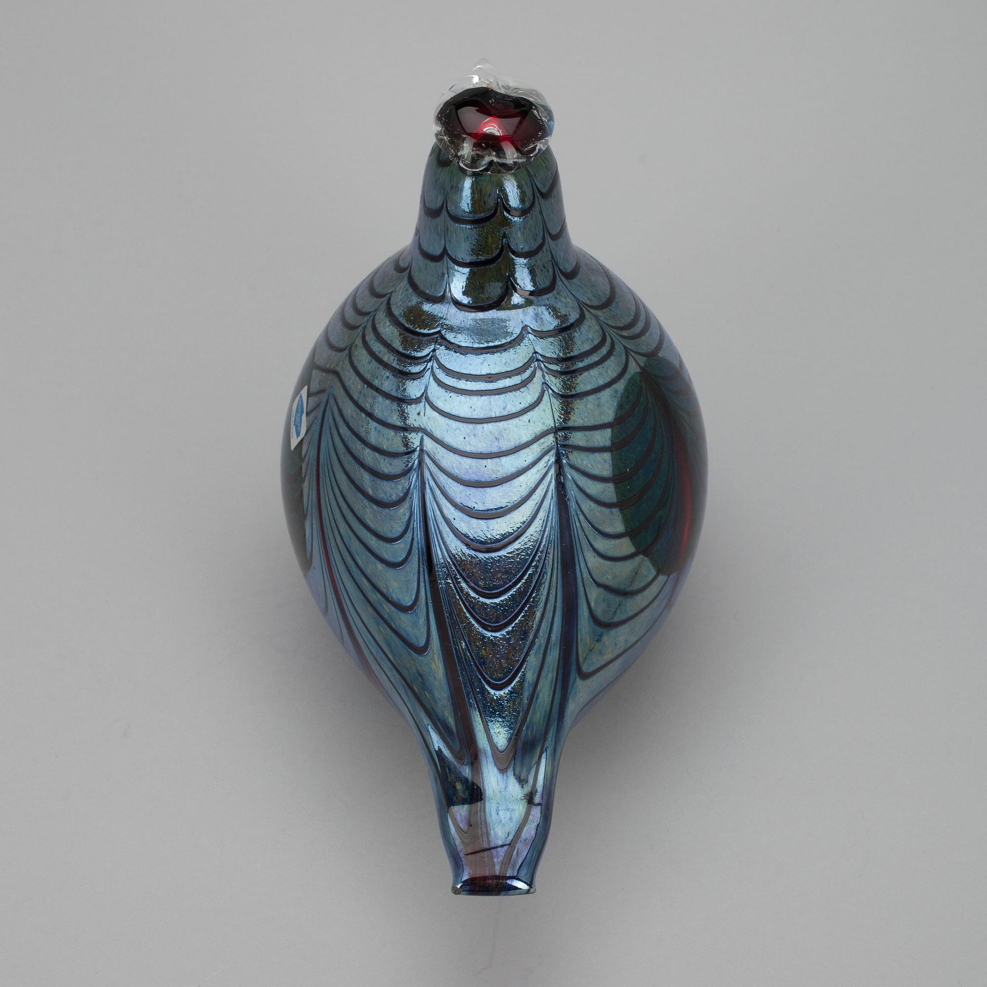 FÅGEL, lasia, sign. O. Toikka, Nuutajärvi. 1900-talets senare hälft.