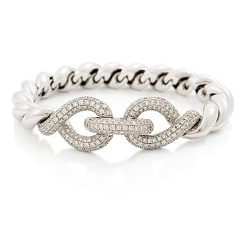 498. Hermès a bracelet 18K white gold with round brilliant-cut diamonds.