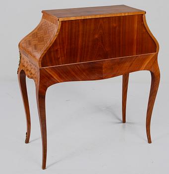 SEKRETÄR, rokokostil, omkring 1900-talets mitt.