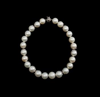 A NECKLACE, south sea pearls 14 - 17 mm. 18K white gold.