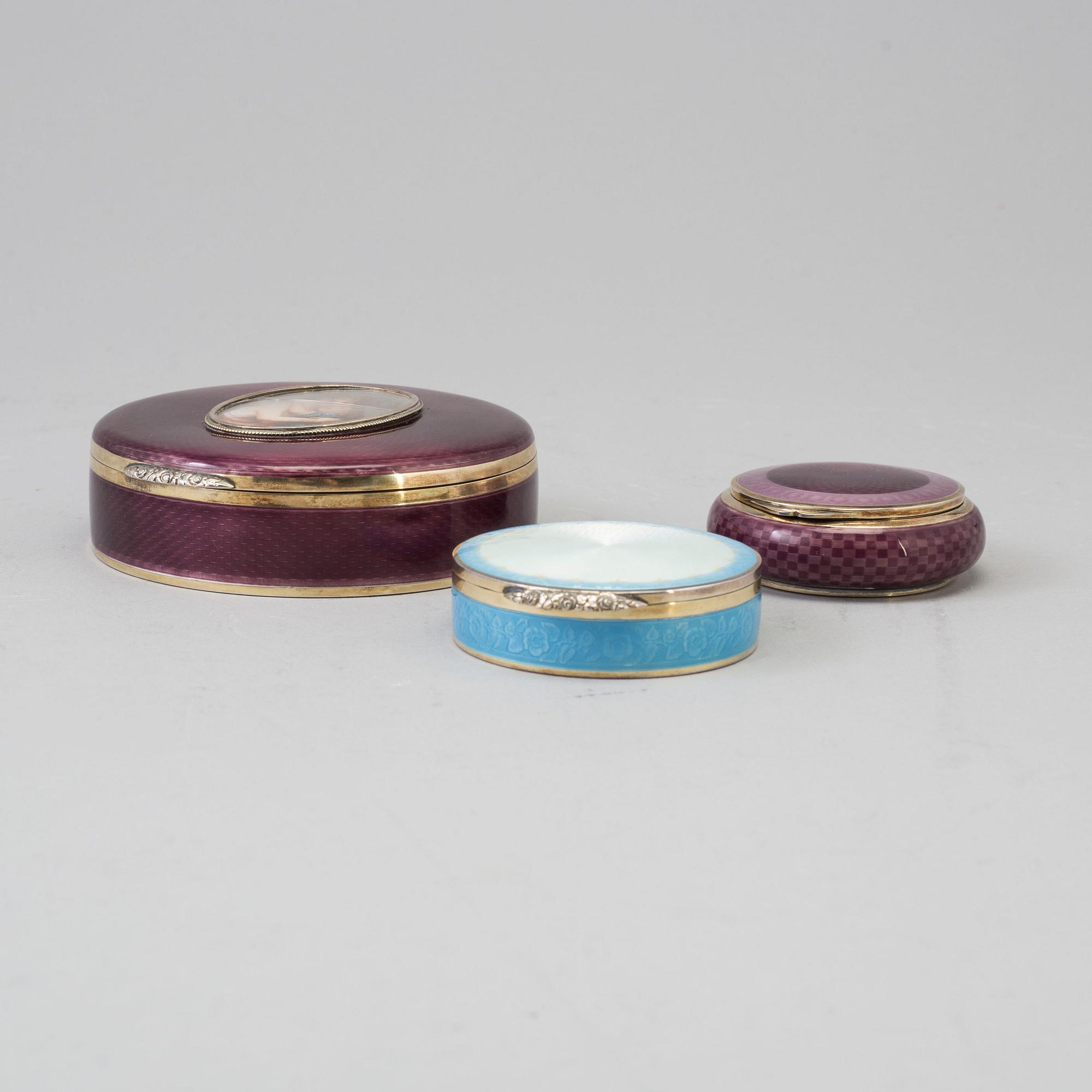 DOSOR, 3 st, emalj och silver .935, tyska, omkring 1900, 1 med svenska importstplr.