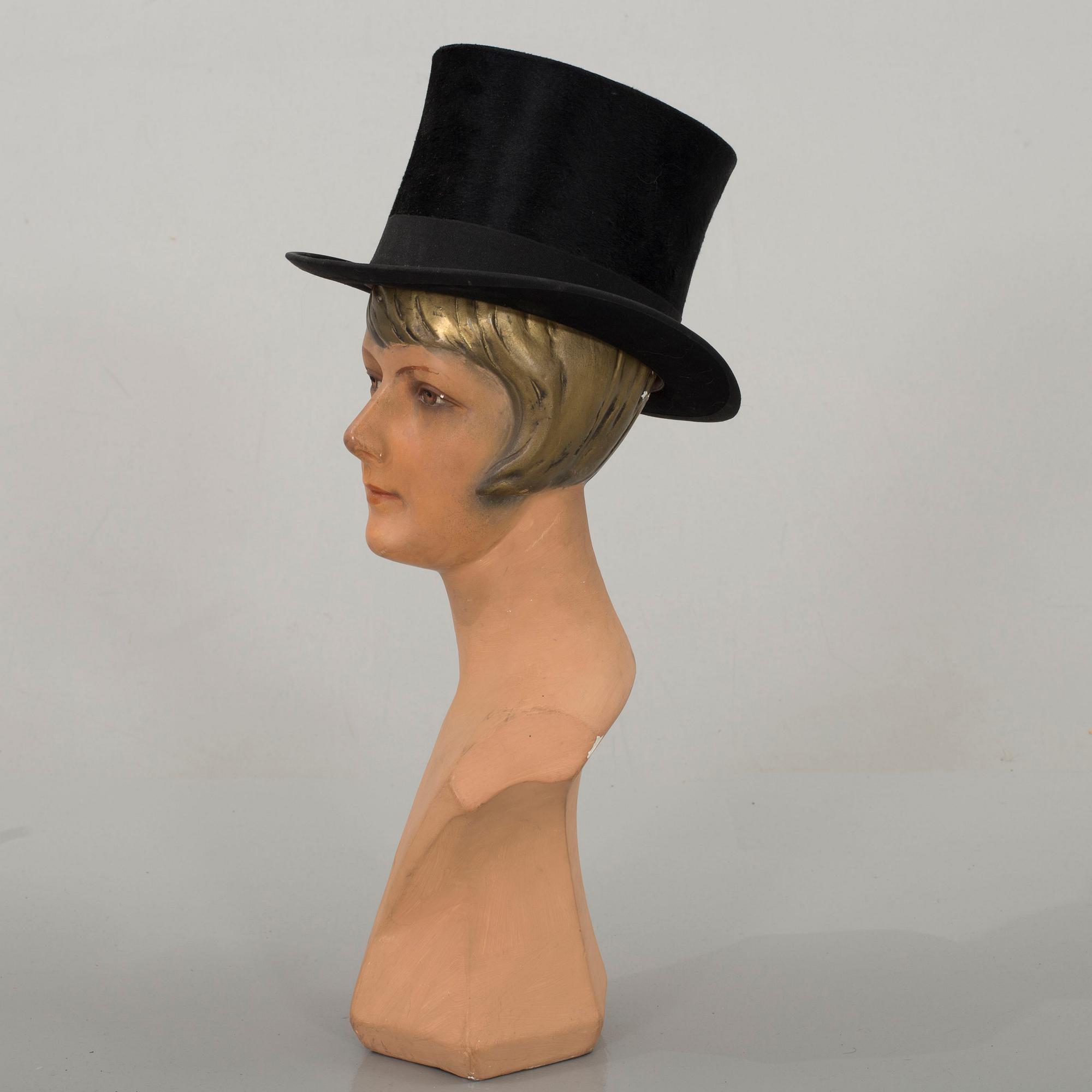 Half top hat discount