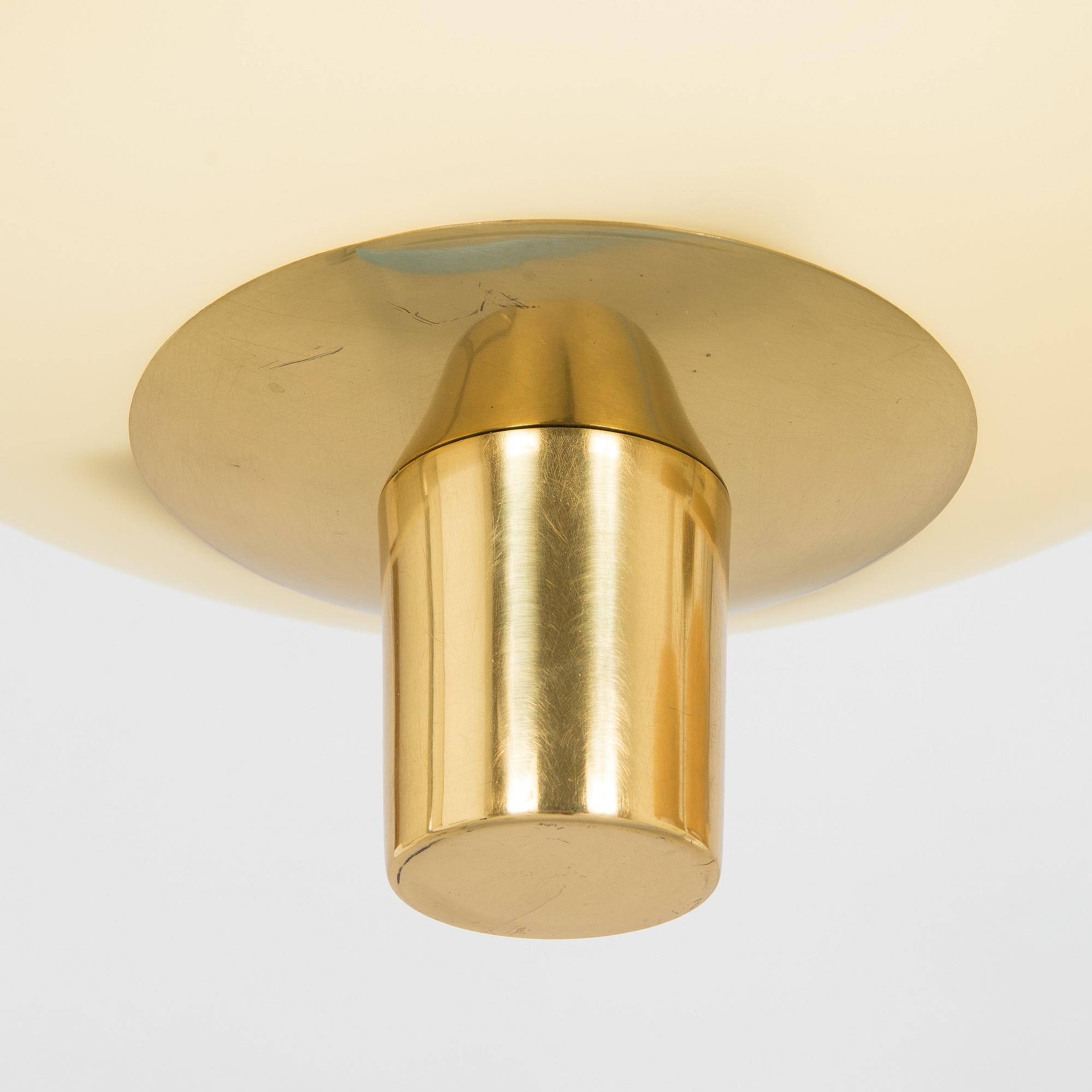 Paavo Tynell, taklampa, modell 9045 Idman 1900-talets mitt.