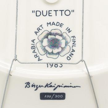 A ceramic plate, 'Duetto', by Birger Kaipiainen, Arabia Art 1983. Signed and numbered 139/300.