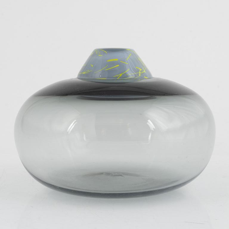 Ann Wåhlström, vase and bowl, glass, 1983 & 1984.