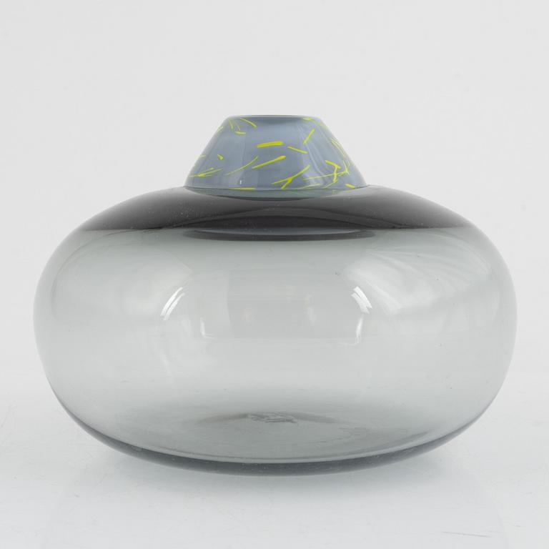 Ann Wåhlström, vase and bowl, glass, 1983 & 1984.