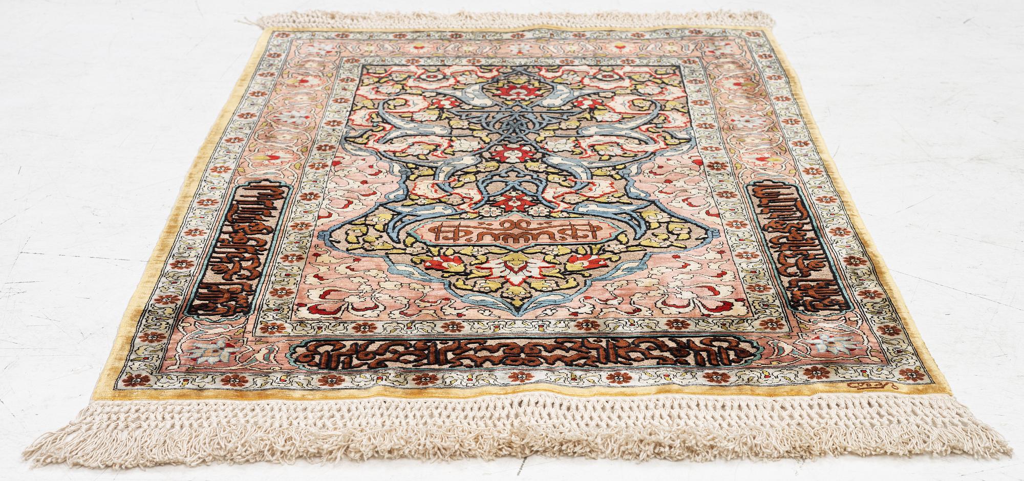 A silke hereke (souf), c. 92 x 64 cm.