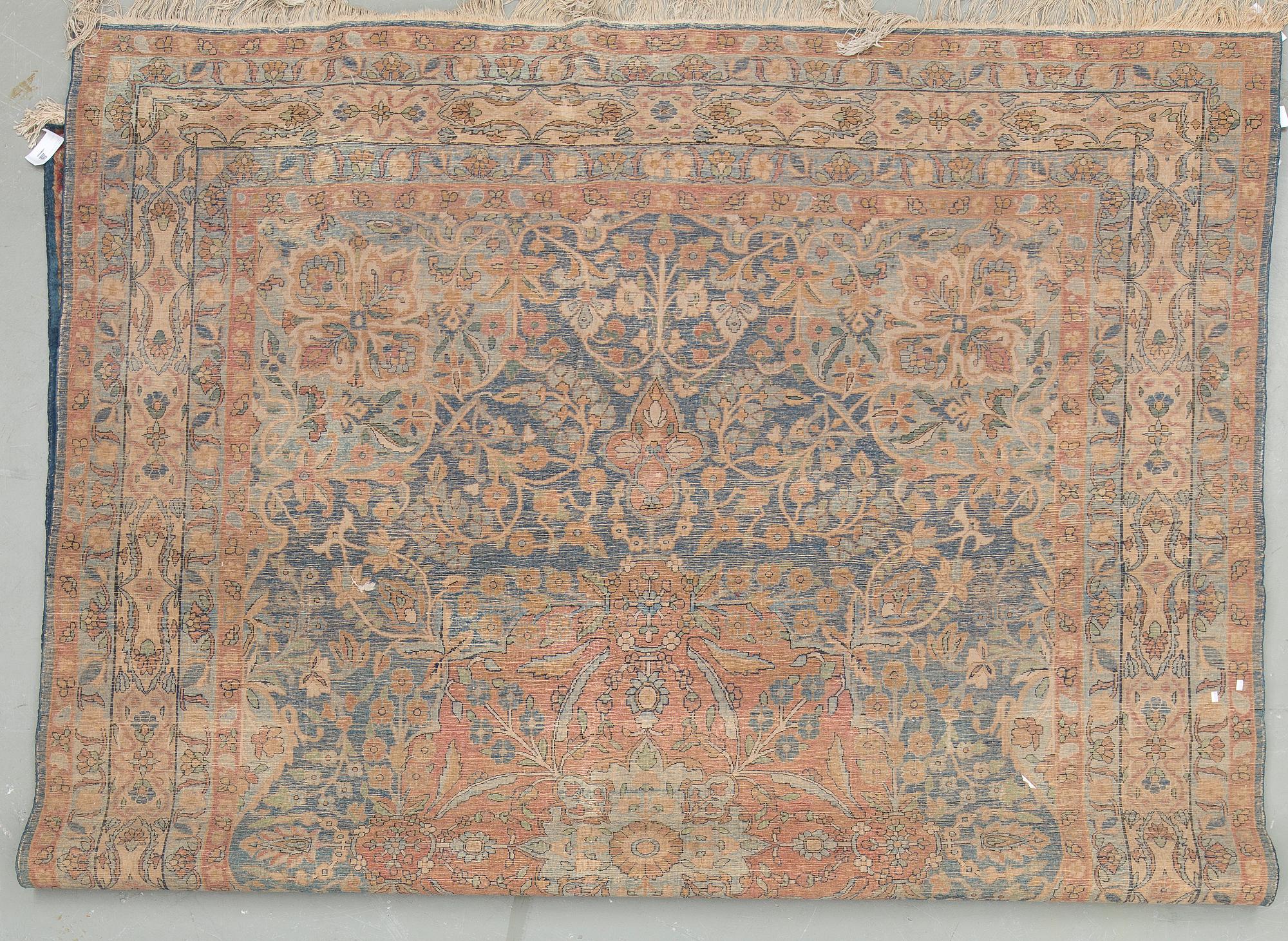 MATTA, Täbris, semiantik. Ca 337x236 cm.