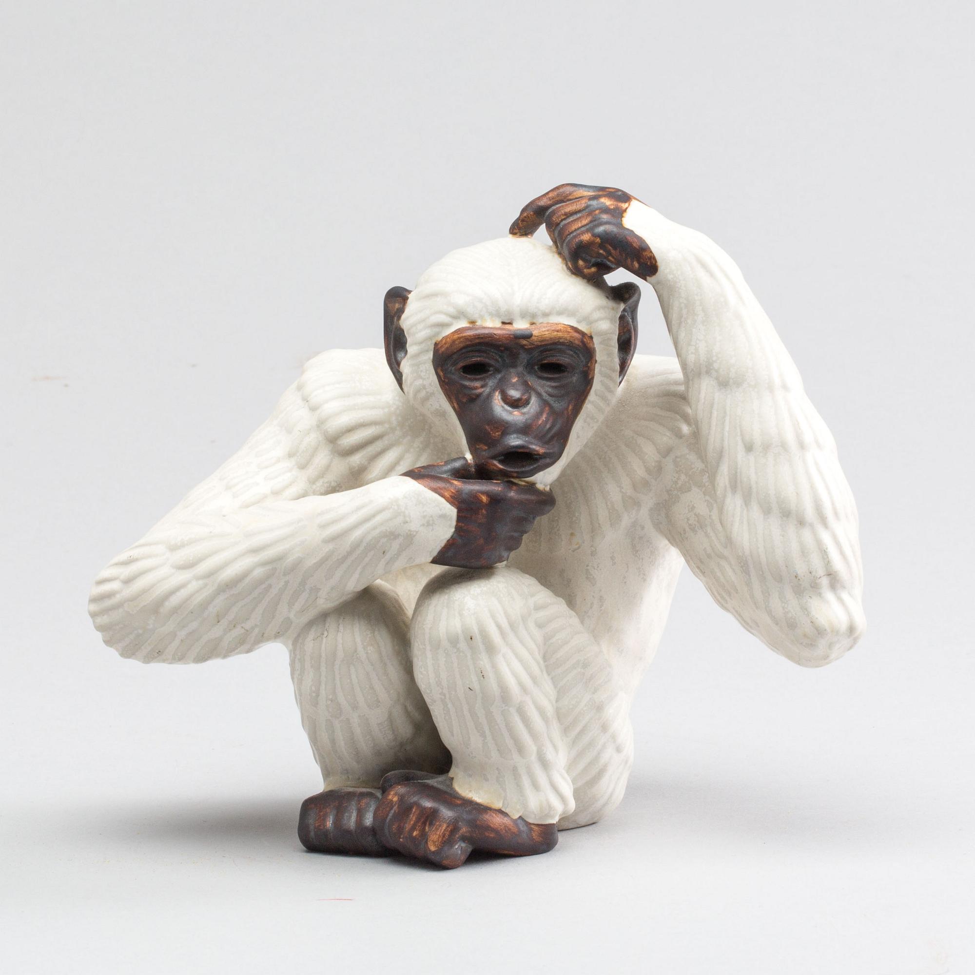 FIGURIN/APA, stengods. Gunnar Nylund, Rörstrand.