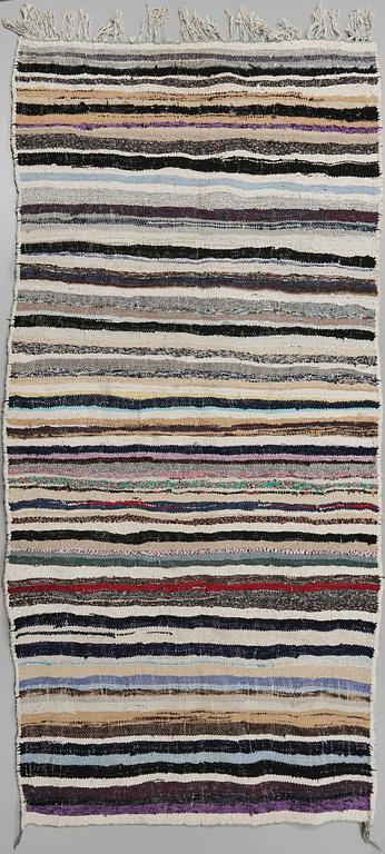 MATTA, orientalisk, ca 230 x 116 cm.