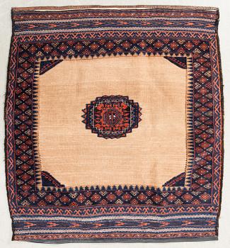 Matta Beludj sofreh semiantik ca 113x108 cm.