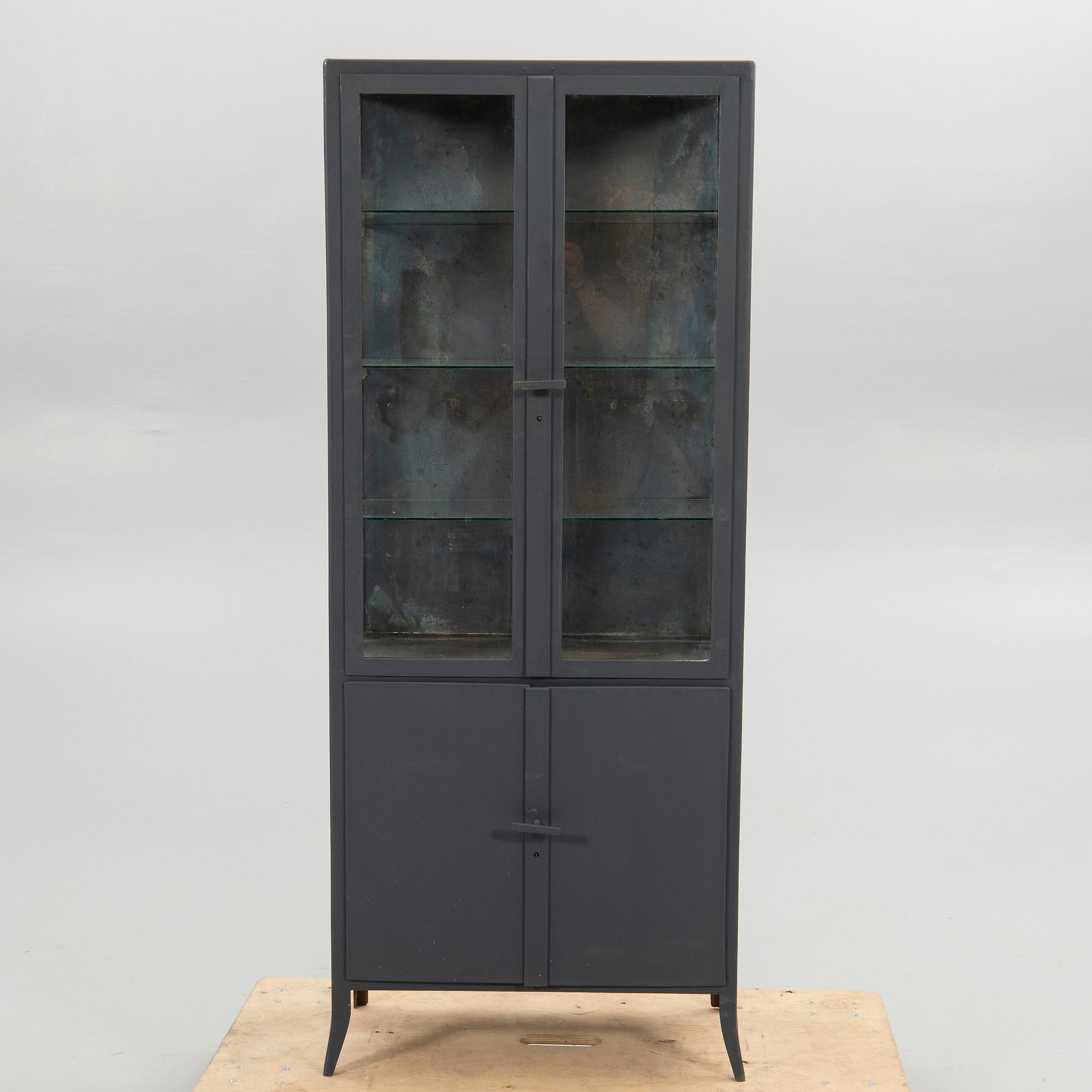 Display cabinet, first half of the 20th century.
