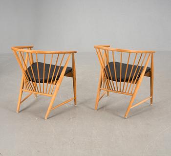 KARMSTOLAR, ett par, "Solfjädern", Sonna Rosén, Nässjö Stolfabrik. Formgiven 1948.