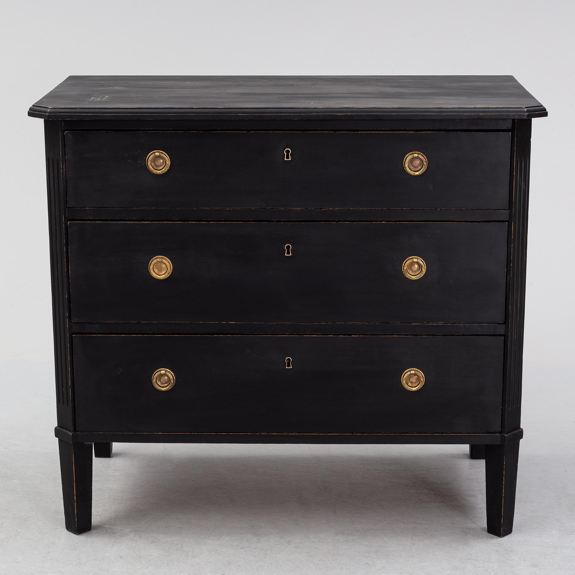 A painted chest of drawers, early 20th Century.