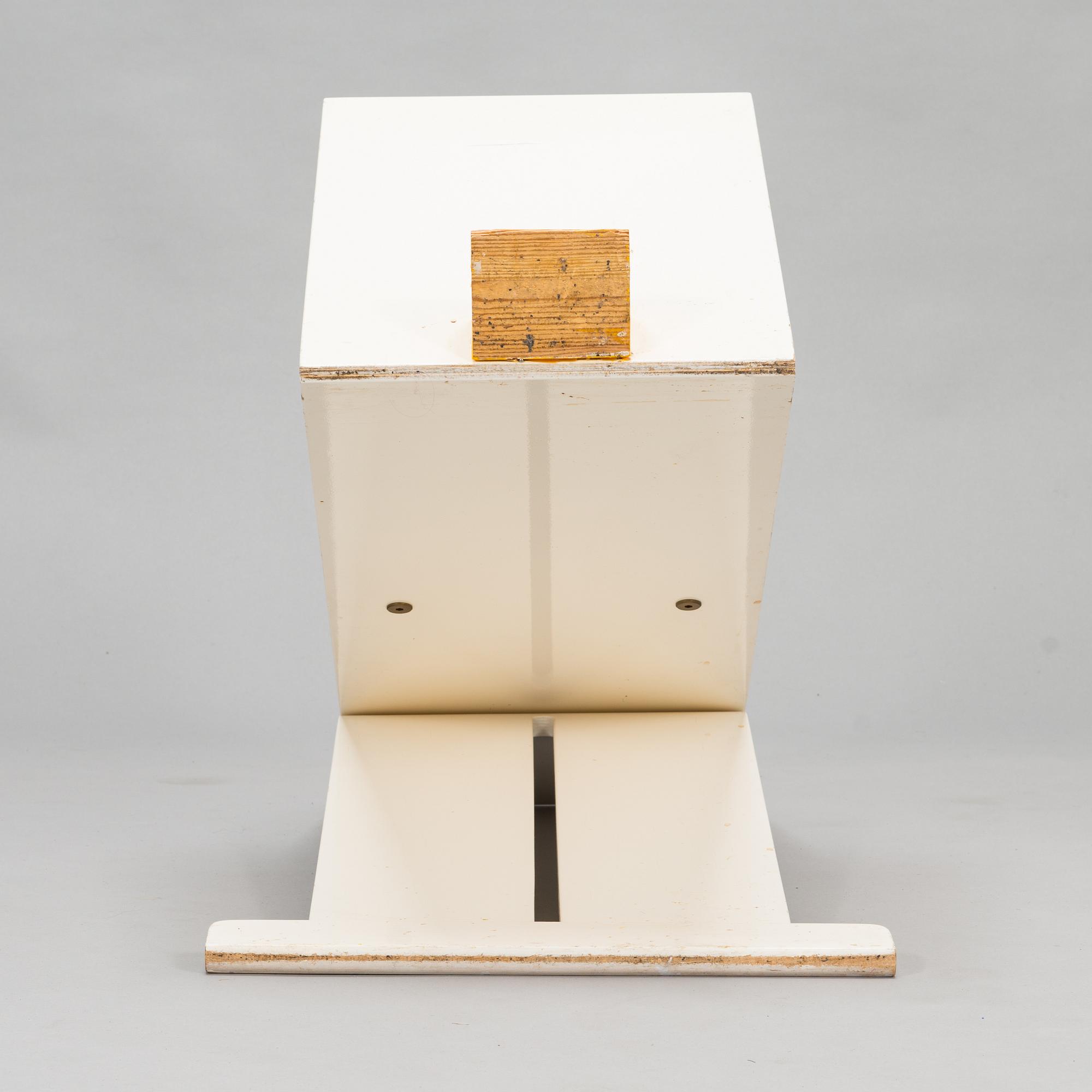Olavi Hänninen, a 1985 'Gallina' (Hen) chair.