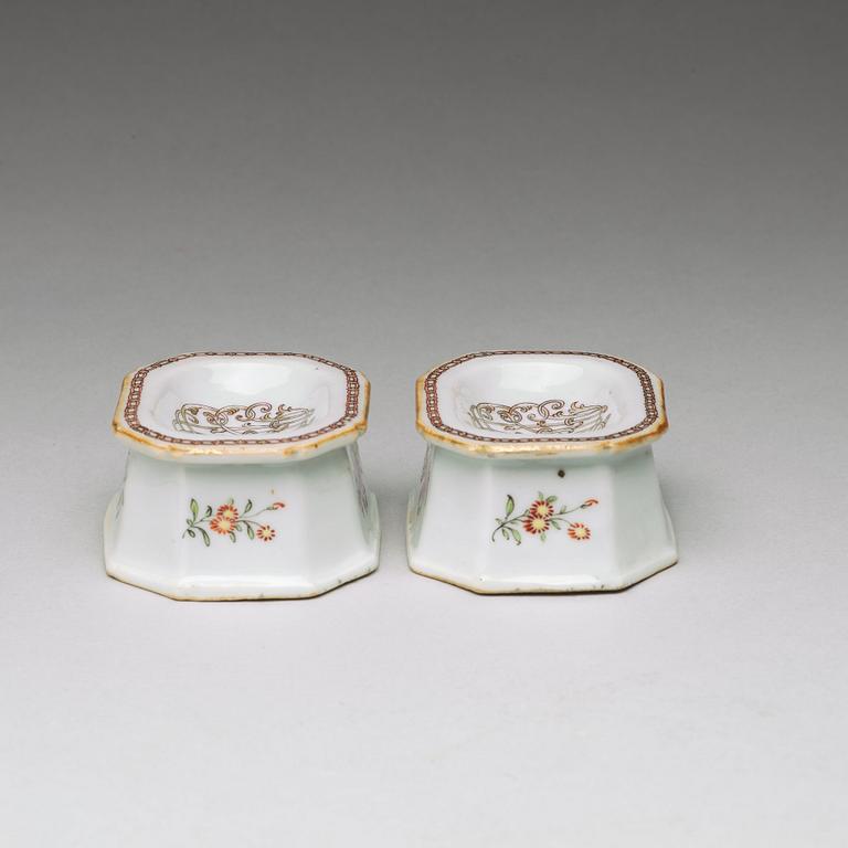 A pair of famille rose salts with monogram, Qing dynasty, Qianlong (1736-95).